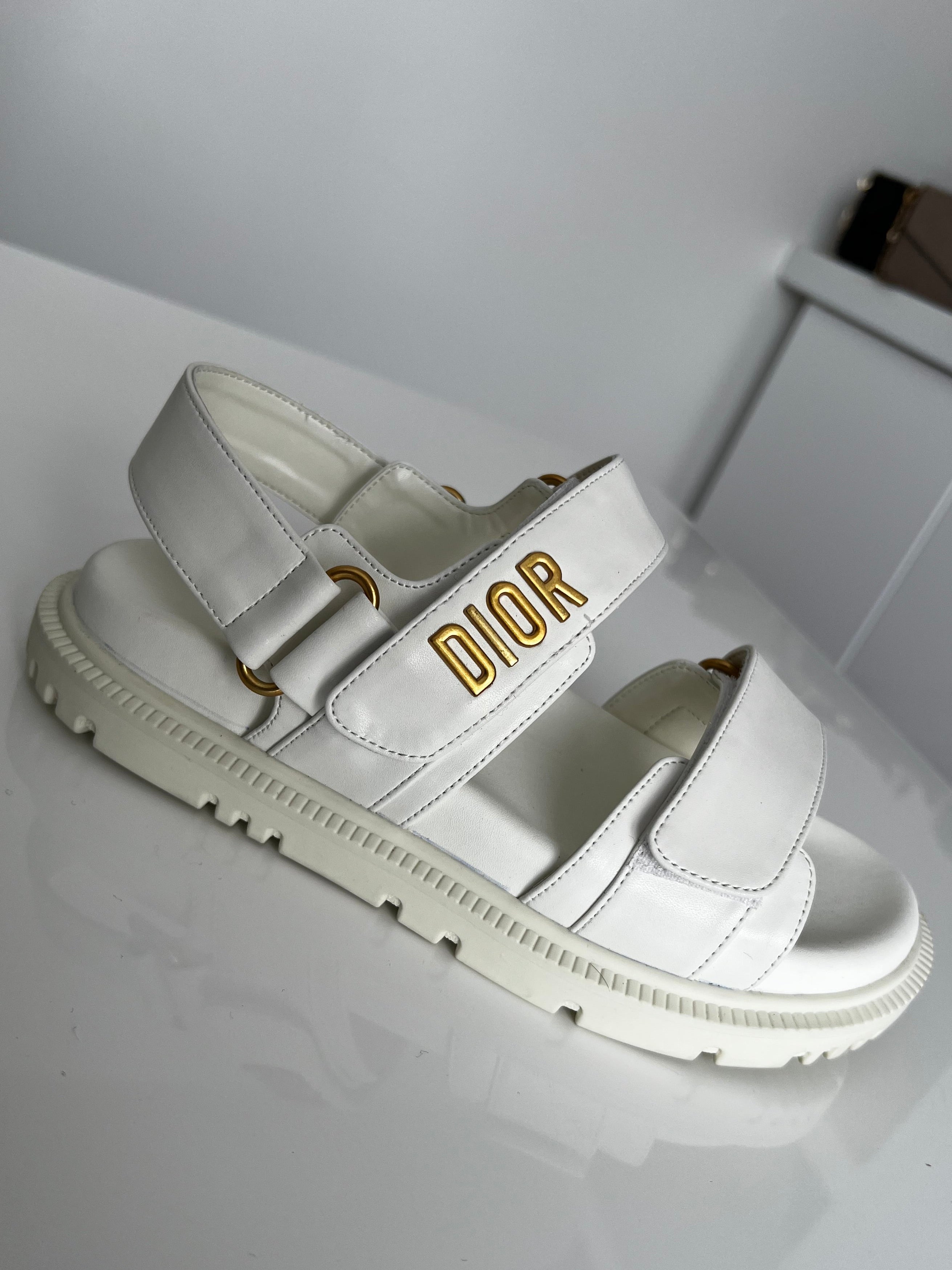 Sandales D blanches
